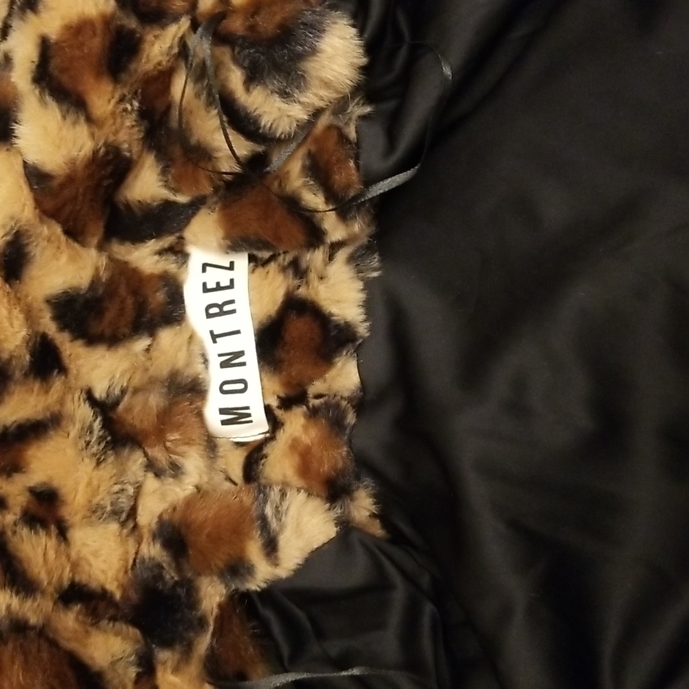 LAST ONE SIZE SMALL - NEW Hot style- Cheetah Faux Fur & Fleece Coat - Picture 9 of 10
